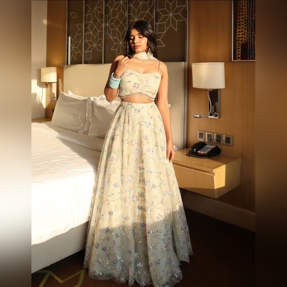 Stylish Tabby Silk Off White Lehenga Choli - Picture 1 of 4